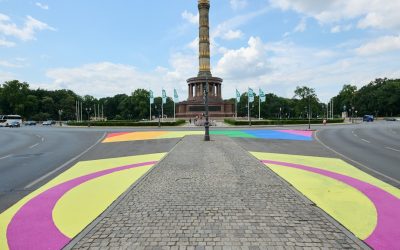 Progress-Pride-Flag an der Siegessaeule